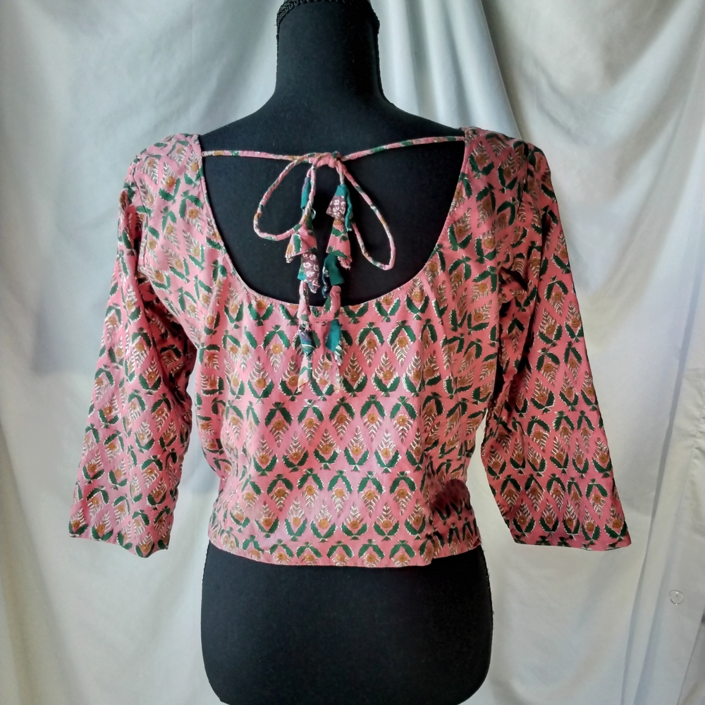 Elegant Pink Patterned Blouse - image 4